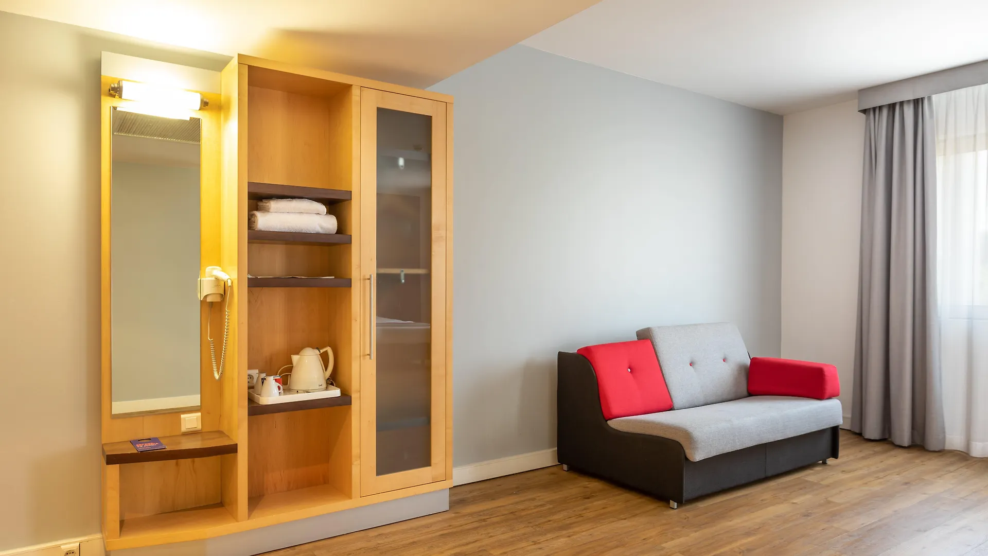 Holiday Inn Express Lisbon-Oeiras, An Ihg Hotel