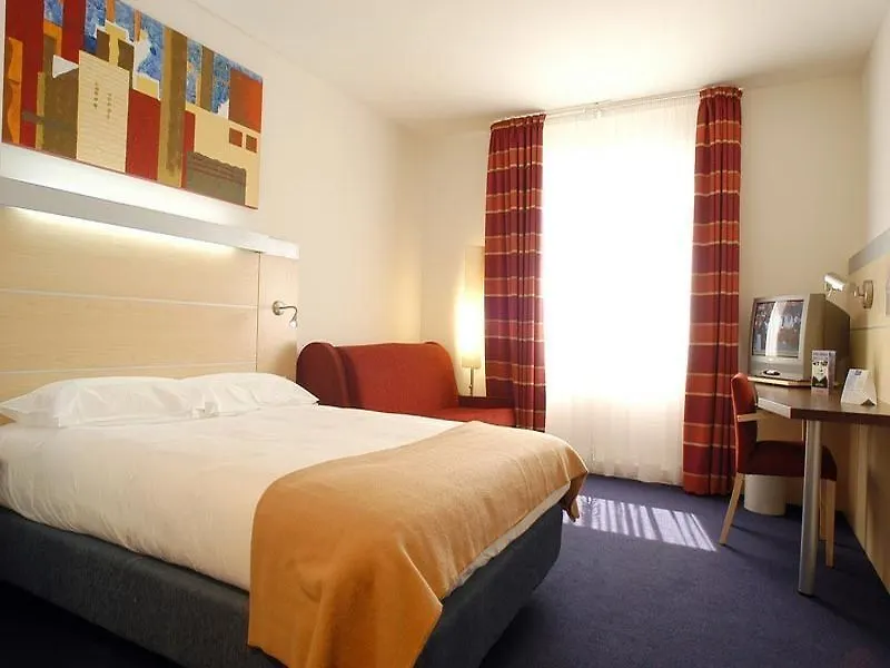 Holiday Inn Express Lisbon-Oeiras, An Ihg Hotel